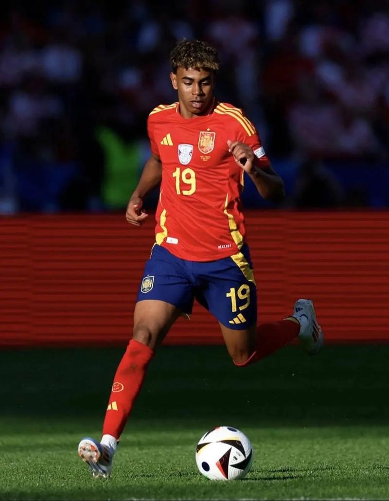 勇士队由于伤病不断增加，预计将在对阵雷霆队的比赛中倚重库明加